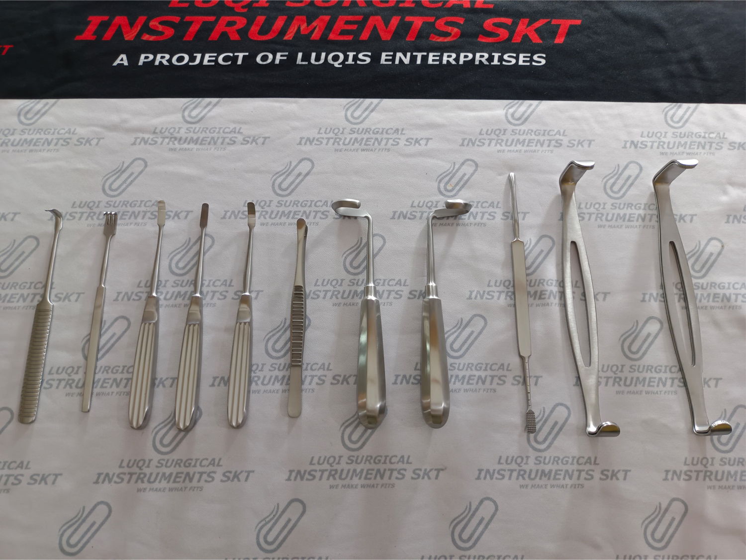 Daniel Gubisch Rib Harvest Instruments Set