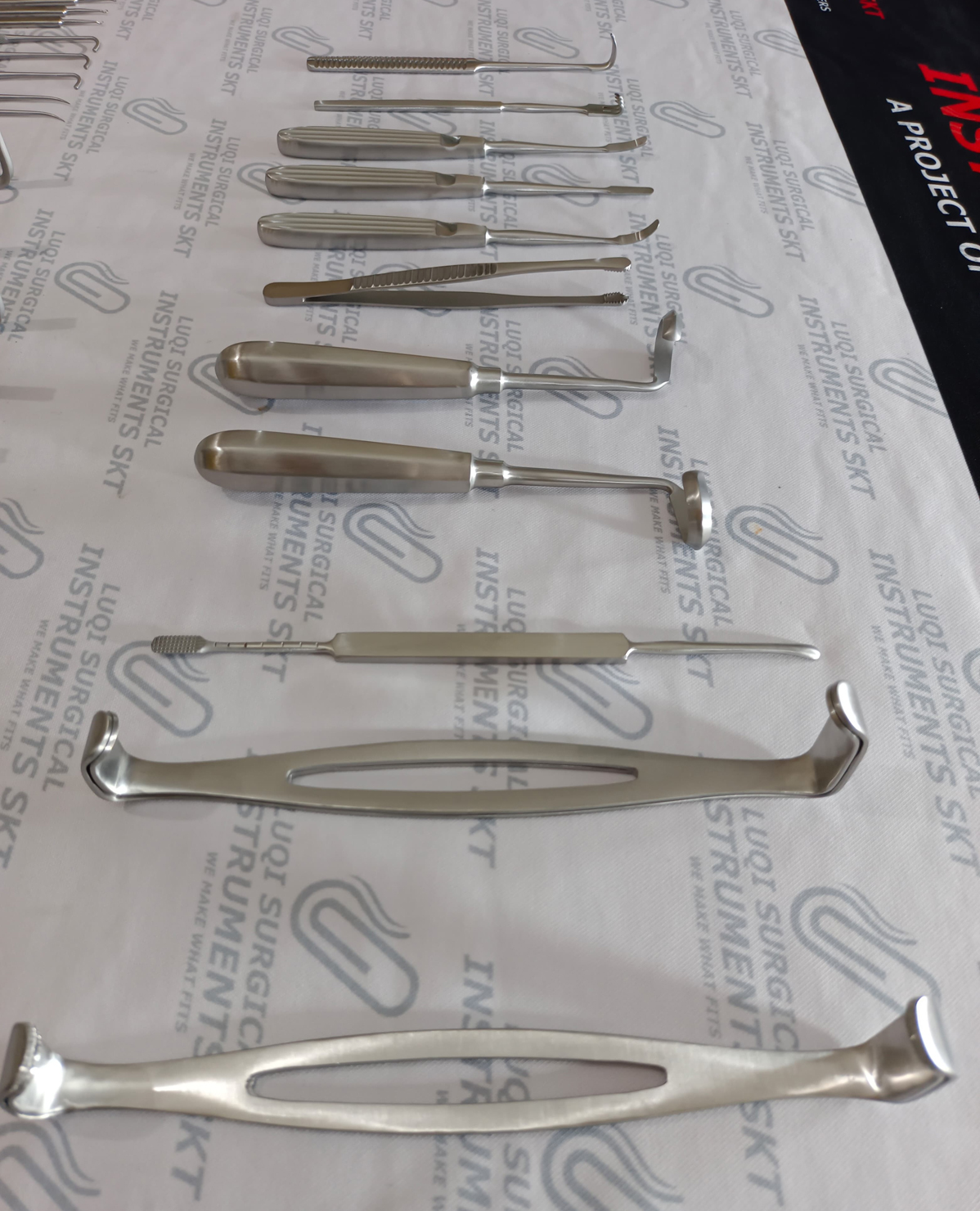 Daniel Gubisch Rib Harvest Instruments Set