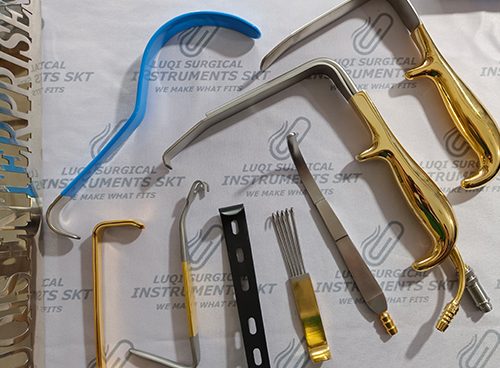 HOOKS AND RETRACTORS