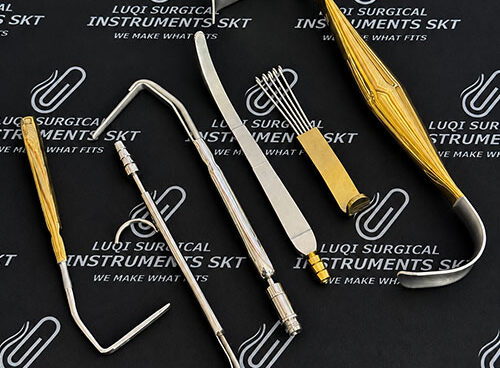 HOOKS AND RETRACTORS